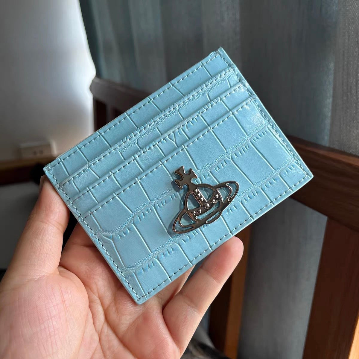 Vwnana’s Crocodile Skin Cardholder