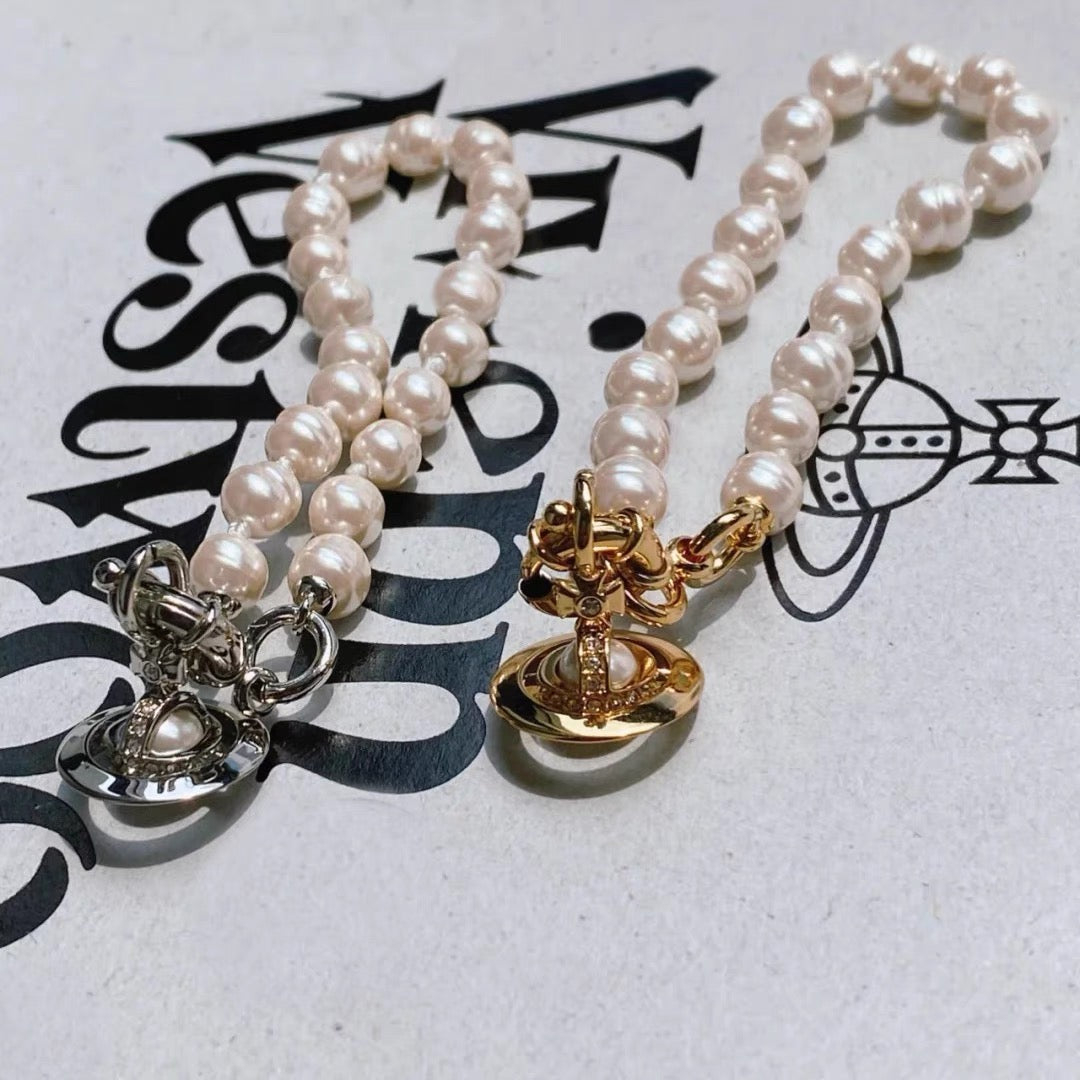 pearl orb bracelet (with box)