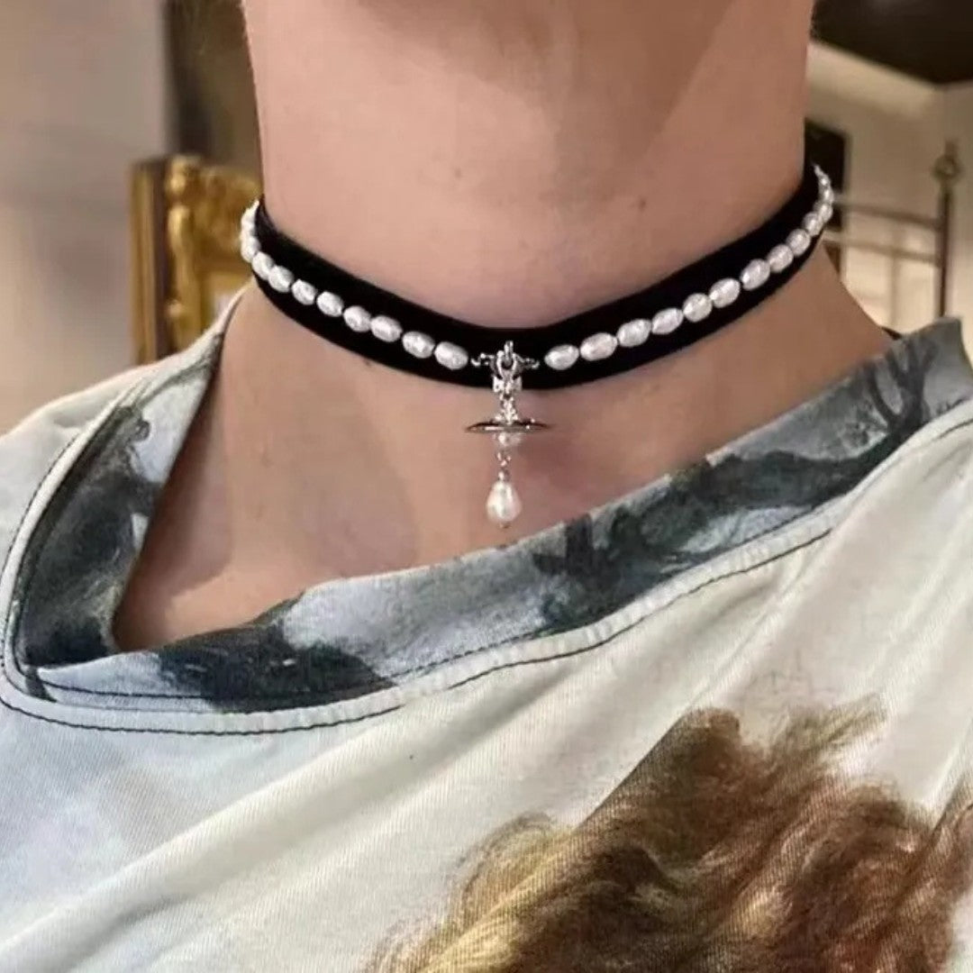 ALEKSA Velvet Baroque Pearls Choker Necklace