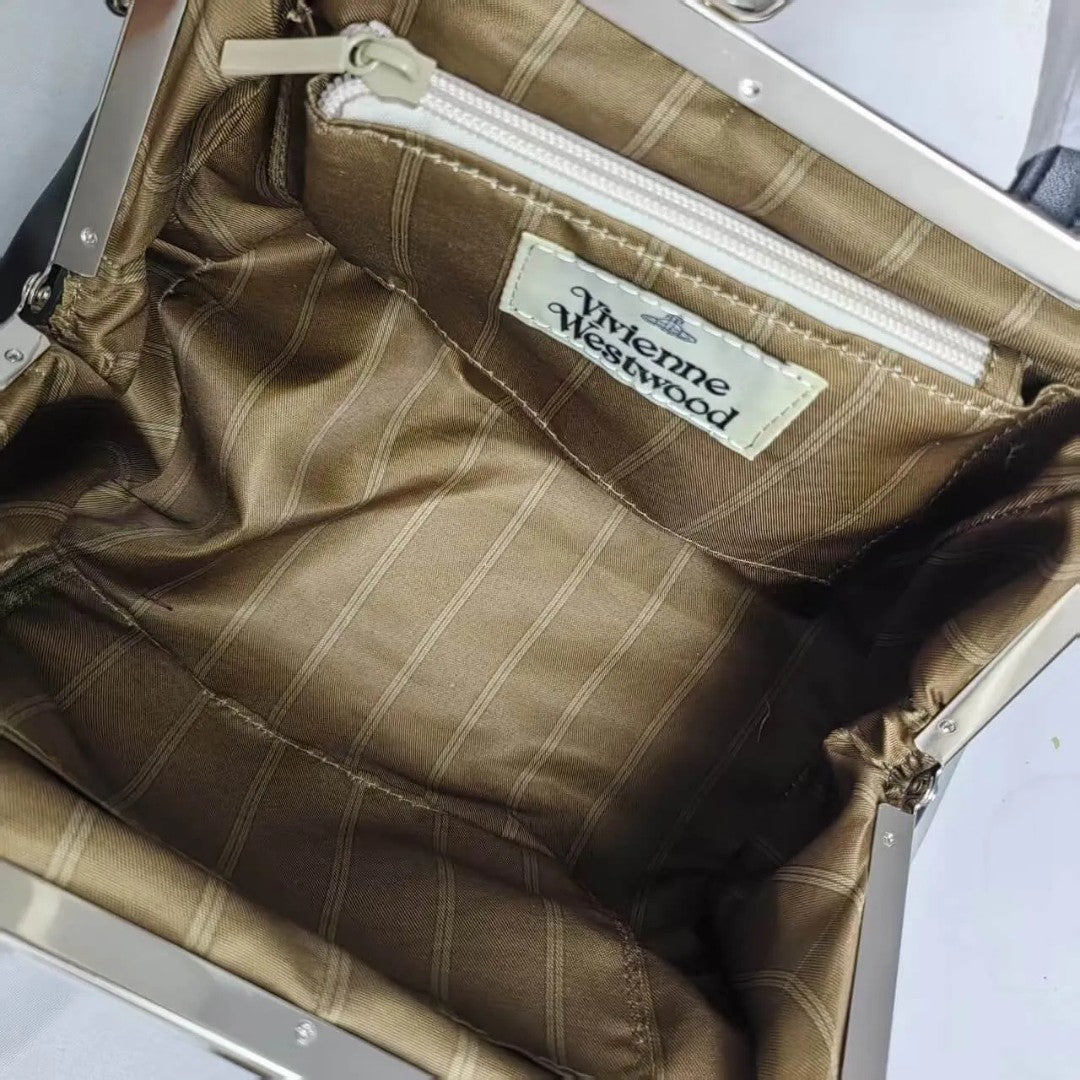 Retro Kiss-Lock Leather Tote