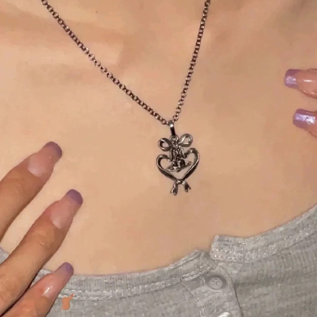 Baroque Ribbon Heart Saturn Necklace