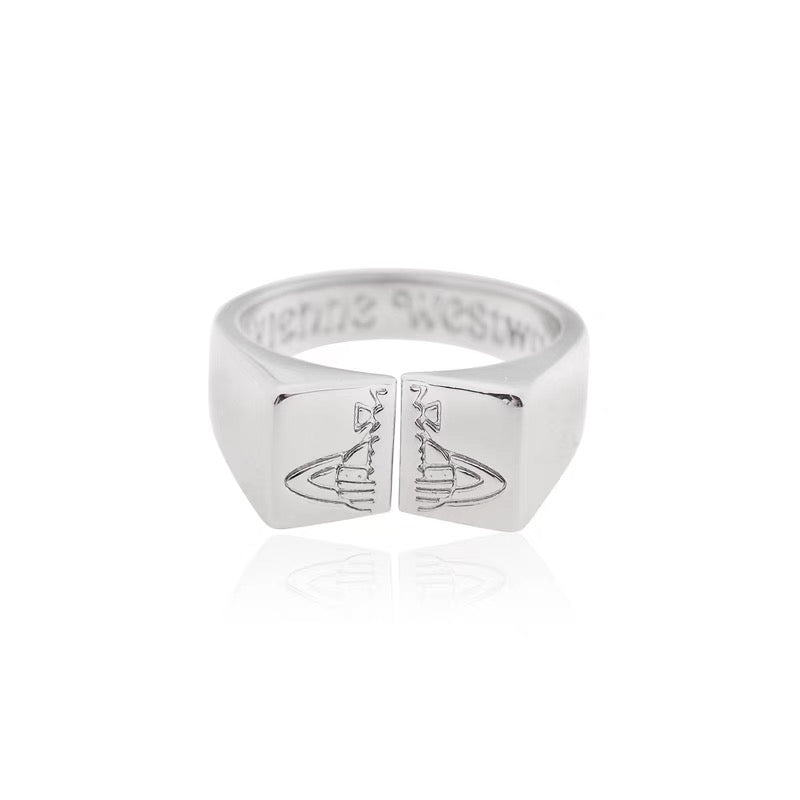 Broken Letter Silver Ring (with box)