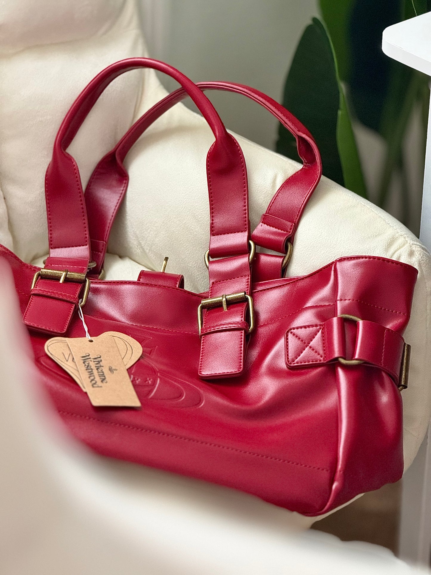 Cherry red Vwnana’s leather messenger bag (with dust bag) + free cardholder gift