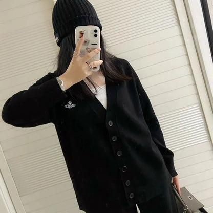 Minimal Crest Knit Cardigan